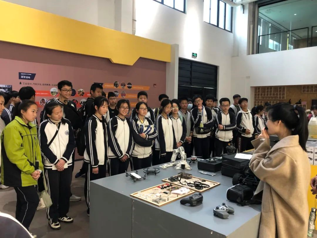少年強則國強！掌起學子親密接觸人工智能