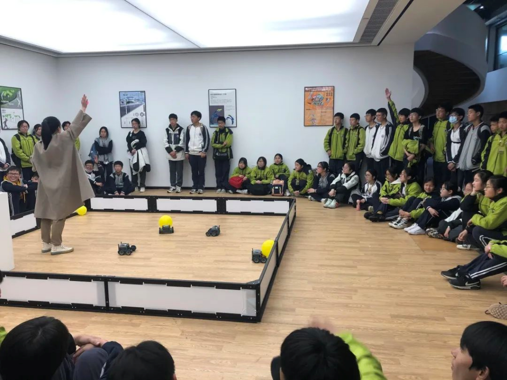 少年強則國強！掌起學子親密接觸人工智能