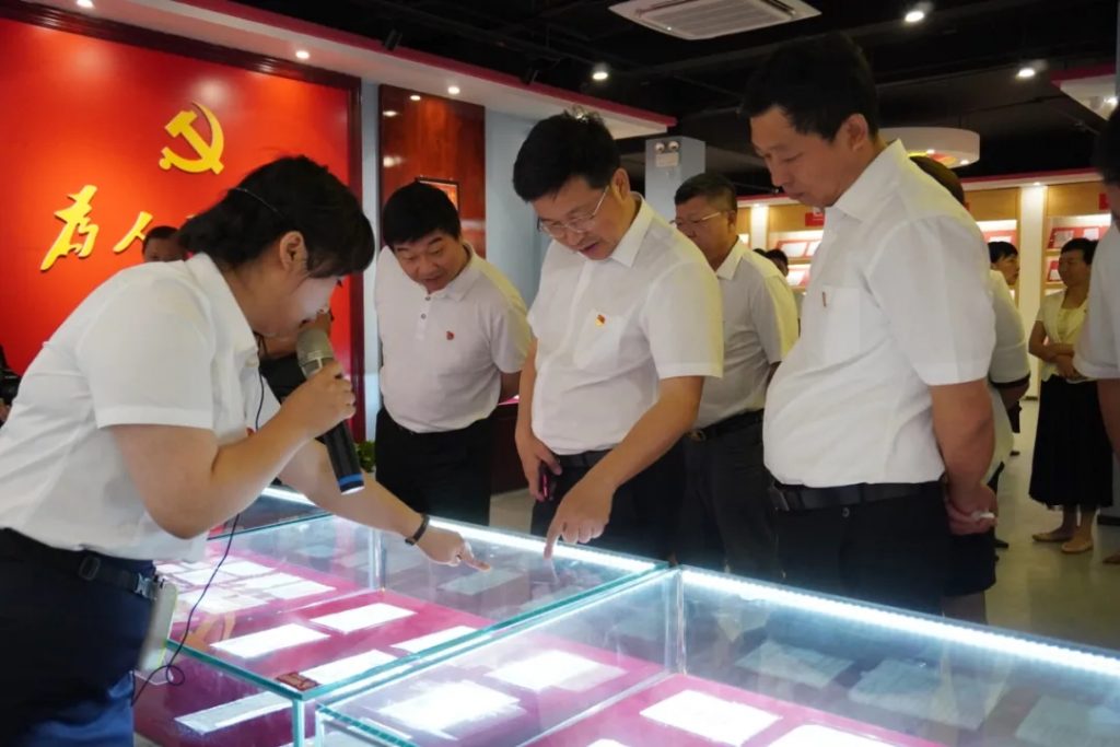 豐城市委書記李曉楚率團到江西工業(yè)設計小鎮(zhèn)開展黨史學習教育