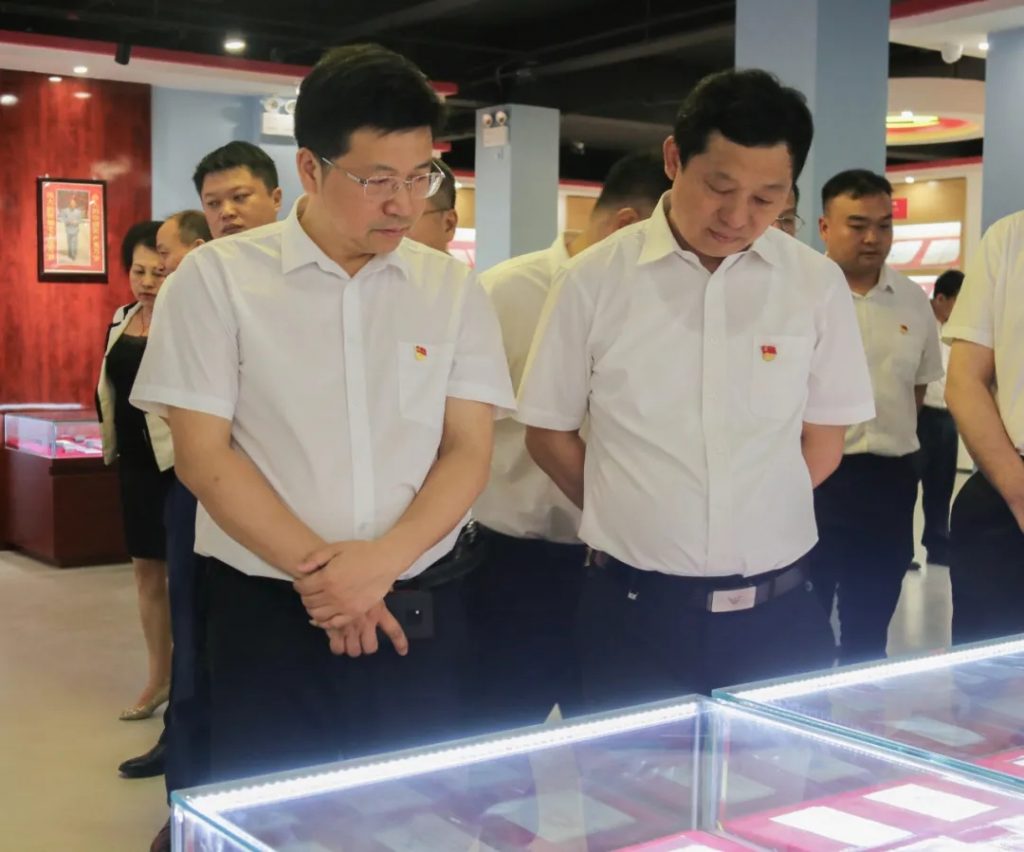 豐城市委書記李曉楚率團到江西工業(yè)設計小鎮(zhèn)開展黨史學習教育