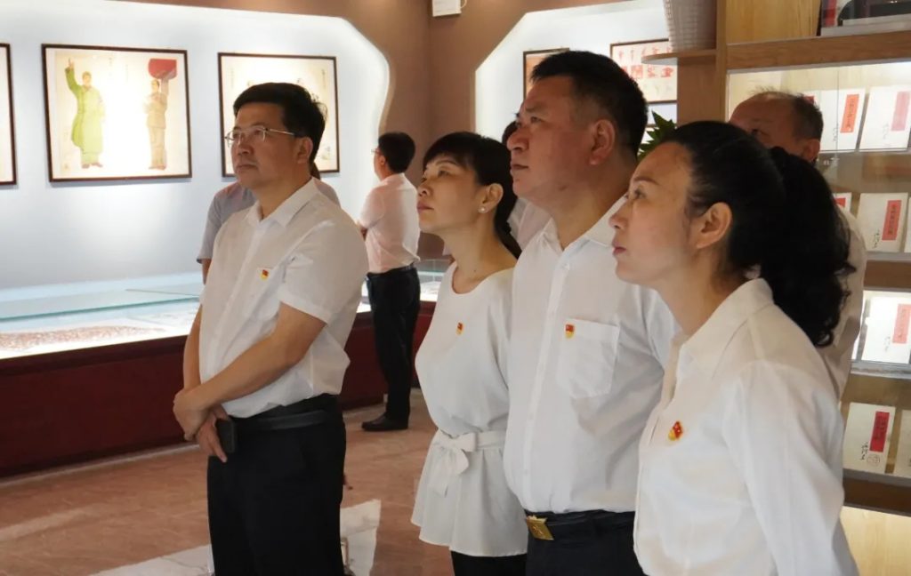 豐城市委書記李曉楚率團到江西工業(yè)設計小鎮(zhèn)開展黨史學習教育