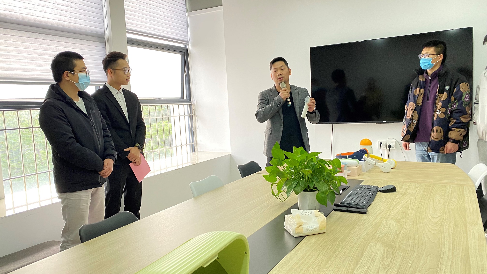 第十五期“小城故事”企業(yè)互訪：三家機(jī)構(gòu)擺出設(shè)計(jì)“龍門陣”