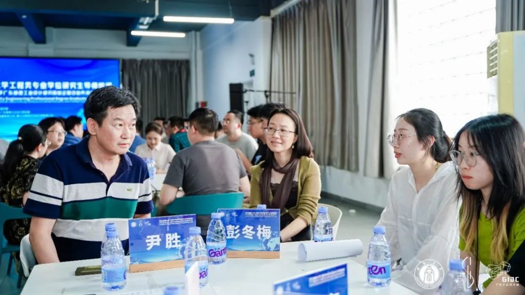 西南大學(xué)專業(yè)學(xué)位導(dǎo)師培訓(xùn)暨順德校企聯(lián)合培養(yǎng)對接大會走進(jìn)設(shè)計城