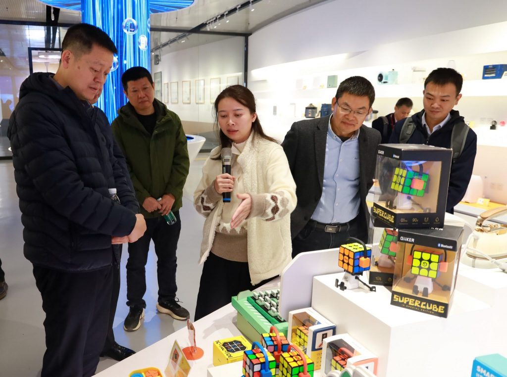 廣晟有色集團(tuán)一行蒞臨設(shè)計城考察交流，共謀國企與民企協(xié)同發(fā)展
