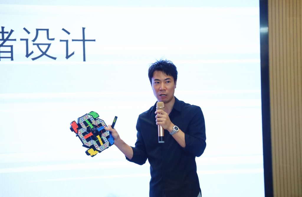深化產(chǎn)學(xué)研交流 | 清華大學(xué)深圳國際研究生走進(jìn)設(shè)計城